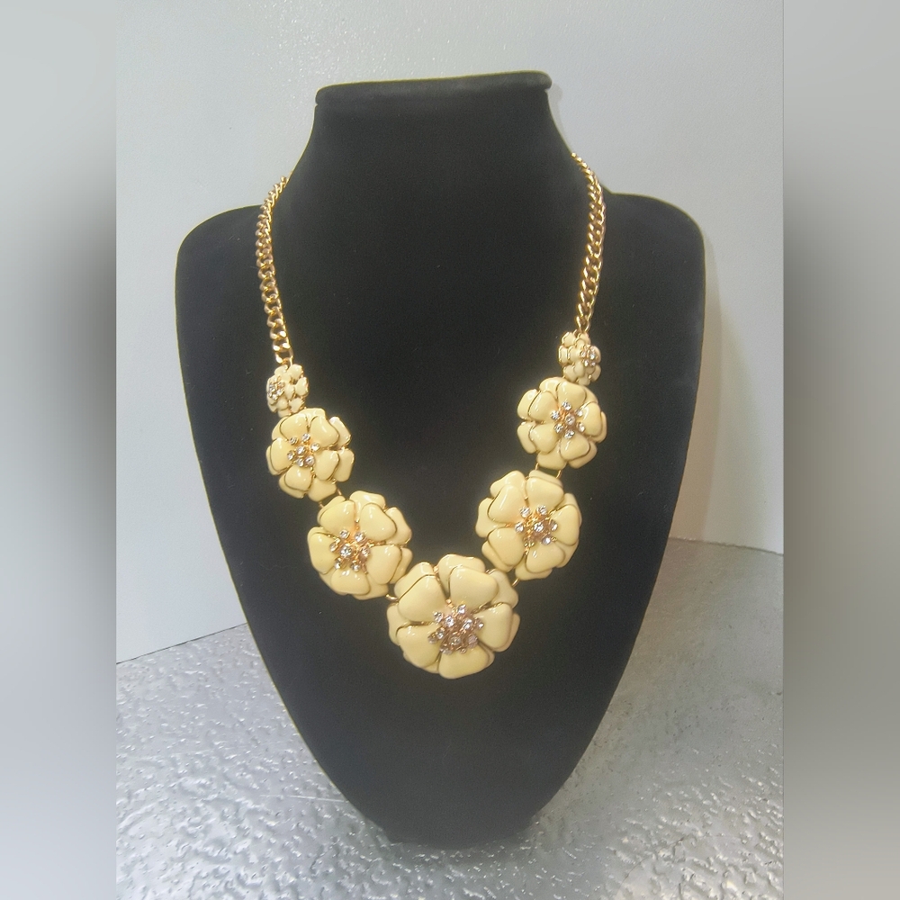 Vintage Gold-toned &‎ Pale Yellow Floral Necklace with Rhinestone Accents